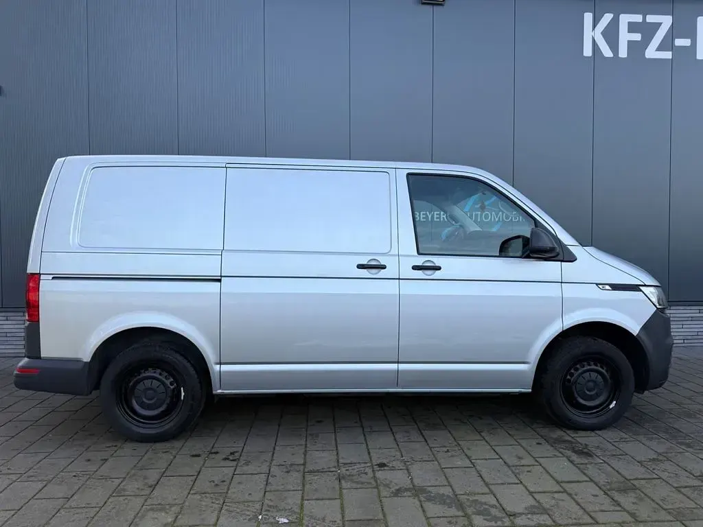 Second-hand VW Transporter 150 CP (110 kW) 2021 Argintiu Van