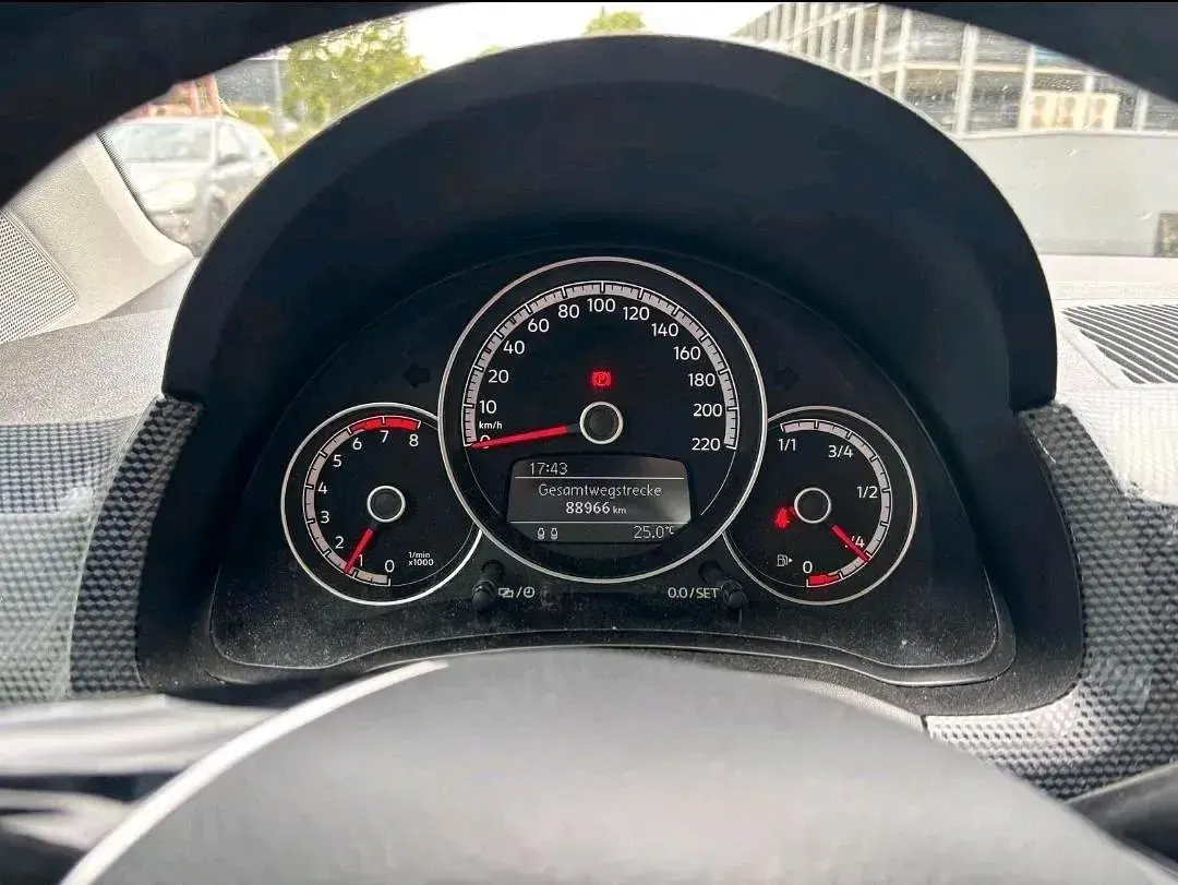 Gebraucht VW up! 60 PS (44 kW) 2019 Weiß Kleinwagen