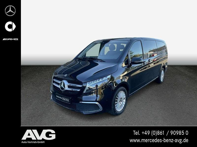 Obsidianschwarz Gebraucht 2024 Mercedes V300 Van / Kleinbus | 63.850 € (Fairer Preis) - Bild 1/4