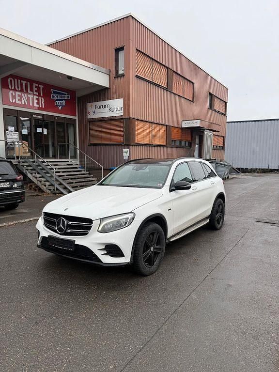 Gebraucht Mercedes GLC350 211 PS (155 kW) 2017 Weiß SUV