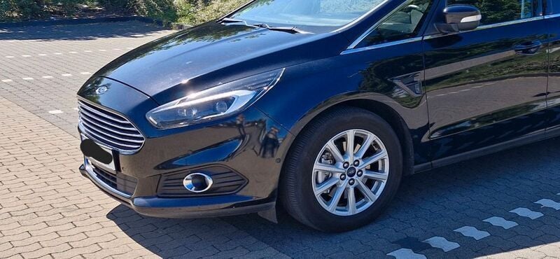 Schwarz Gebraucht 2015 Ford S-MAX Titanium Van / Kleinbus | 11.900 € (Fairer Preis) - Bild 1/4