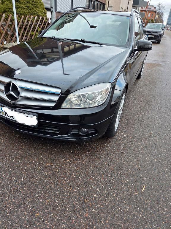 Gebraucht Mercedes C180 156 PS (114 kW) 2010 Schwarz Limousine