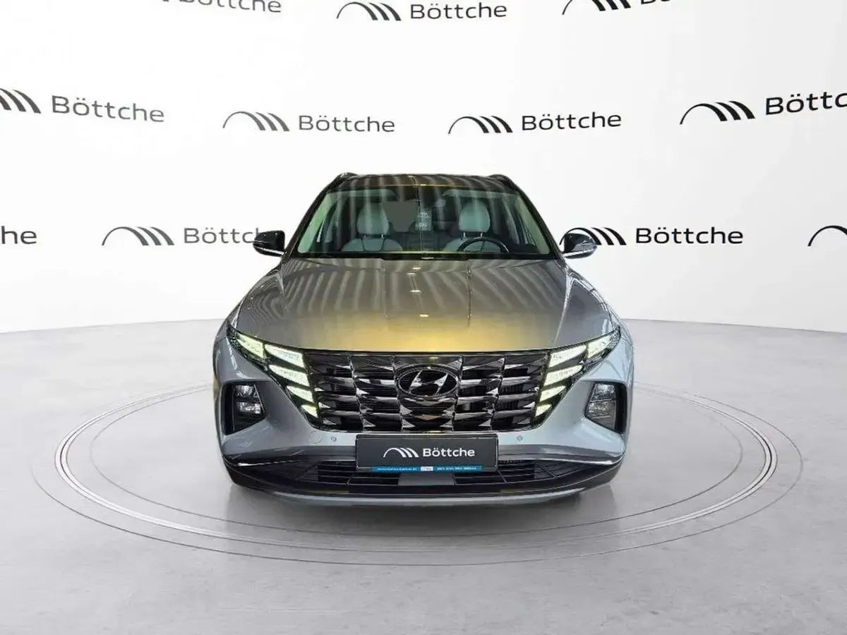 Gebraucht Hyundai Tucson Prime 136 PS (100 kW) 2023 Shimmering silver / dark knigh / met SUV