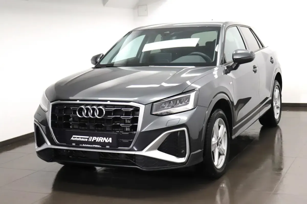 Gebraucht Audi Q2 S-Line 150 PS (110 kW) 2025 Grau SUV