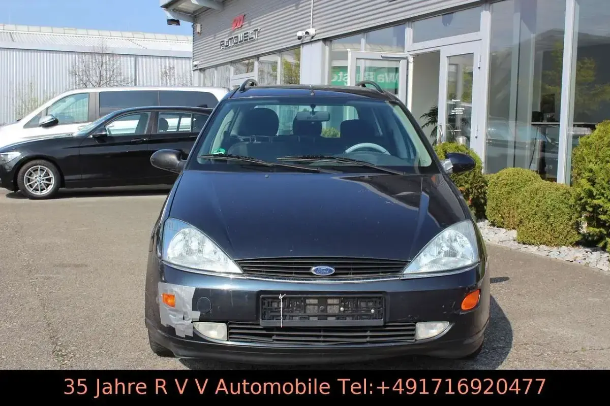 Gebraucht Ford Focus Ghia 131 PS (96 kW) 2000 Blau Kombi