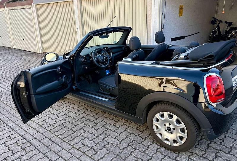 Gebraucht Mini One Cabriolet 102 PS (75 kW) 2018 Schwarz Cabrio