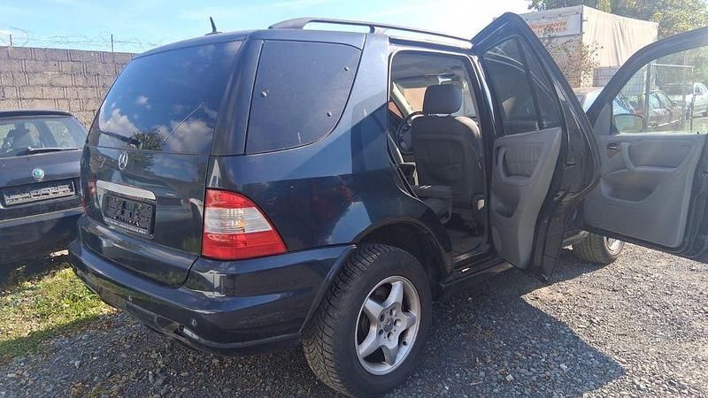 Gebraucht Mercedes ML500 292 PS (214 kW) 2003 Schwarz SUV