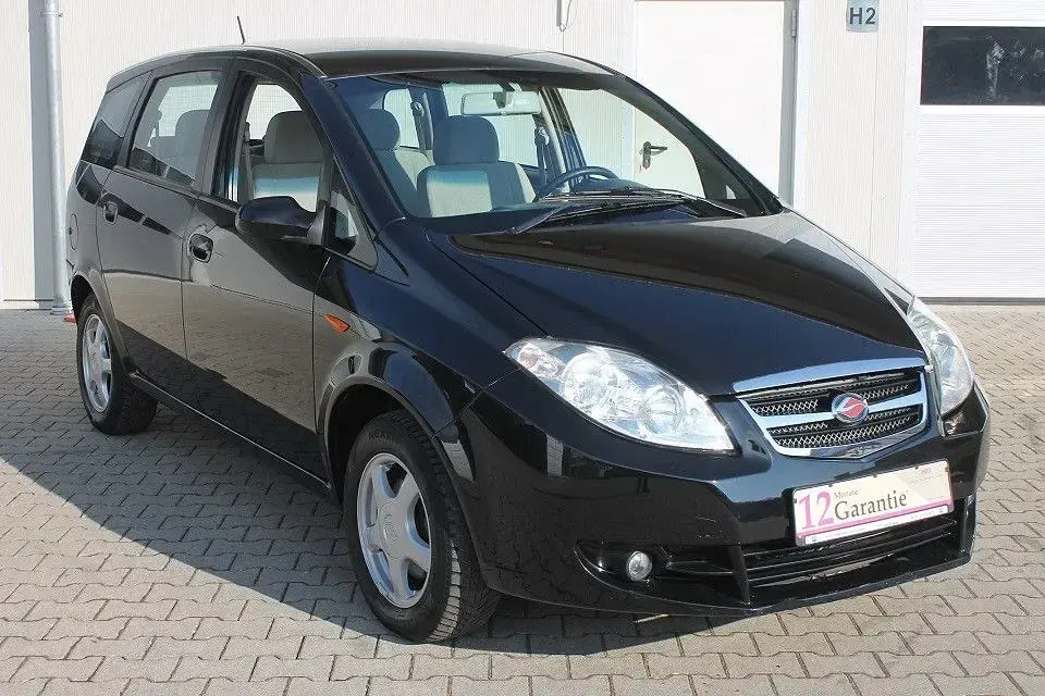 Gebraucht Landwind CV9 97 PS (71 kW) 2012 Schwarz Van / Kleinbus