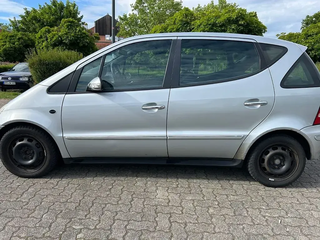 Gebraucht Mercedes A170 Elegance 95 PS (69 kW) 2004 Silber Van / Kleinbus