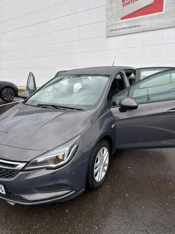 Gebraucht Opel Astra 105 PS (77 kW) 2015 Grau Kleinwagen
