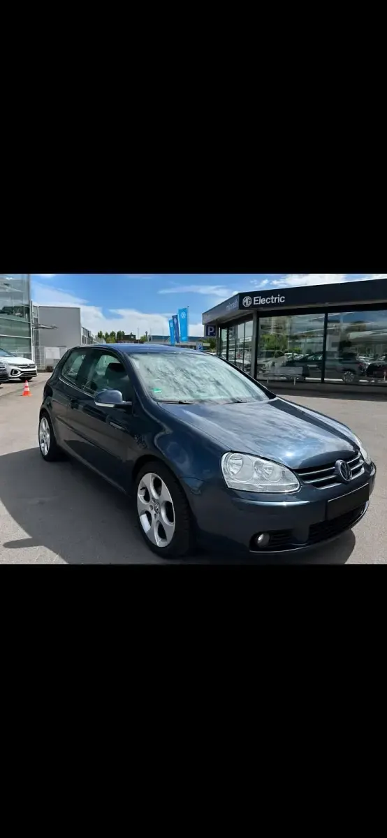 Gebraucht VW Golf IV 102 PS (75 kW) 2005 Blau Kleinwagen
