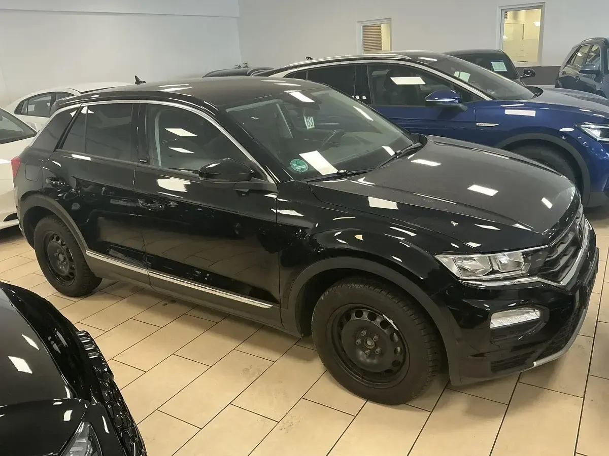 Second-hand VW T-Roc Active 150 CP (110 kW) 2022 Negru SUV