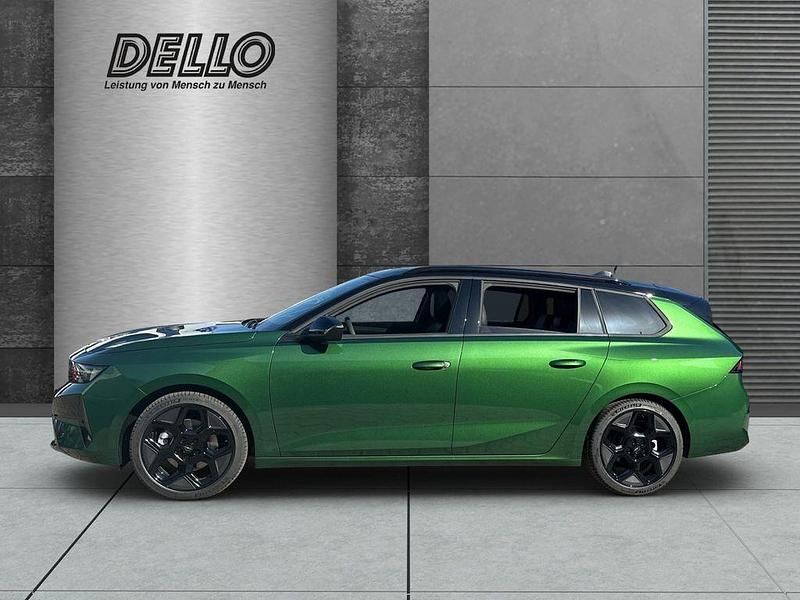 Neu Opel Astra Ultimate 145 PS (106 kW) 2026 Klover grün Kombi