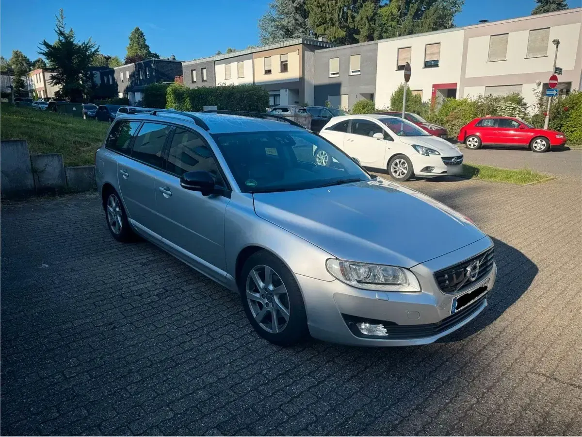 Gebraucht Volvo V70 181 PS (133 kW) 2014 Silber Kombi