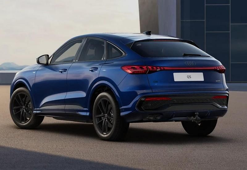 Neu Audi Q5 Sportback Ambiente 204 PS (150 kW) 2025 Navarrablau metallic SUV