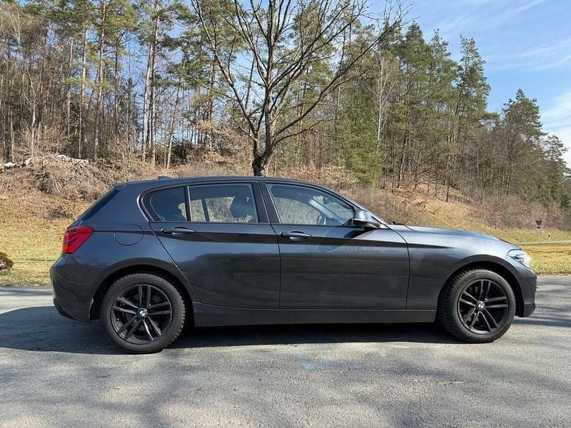 Gebraucht BMW 120 Advantage 184 PS (135 kW) 2018 Grau Kleinwagen