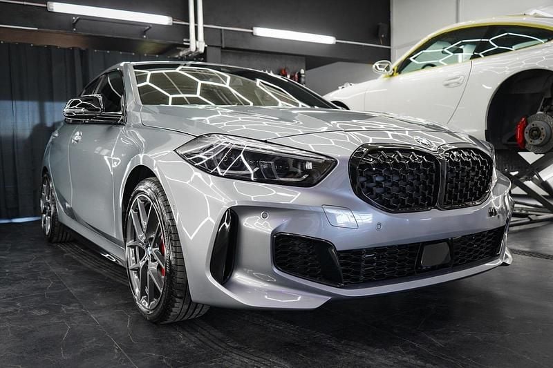 Grau Gebraucht 2022 BMW 128 M Sport Kleinwagen | 37.499 € (Teuer) - Bild 1/4