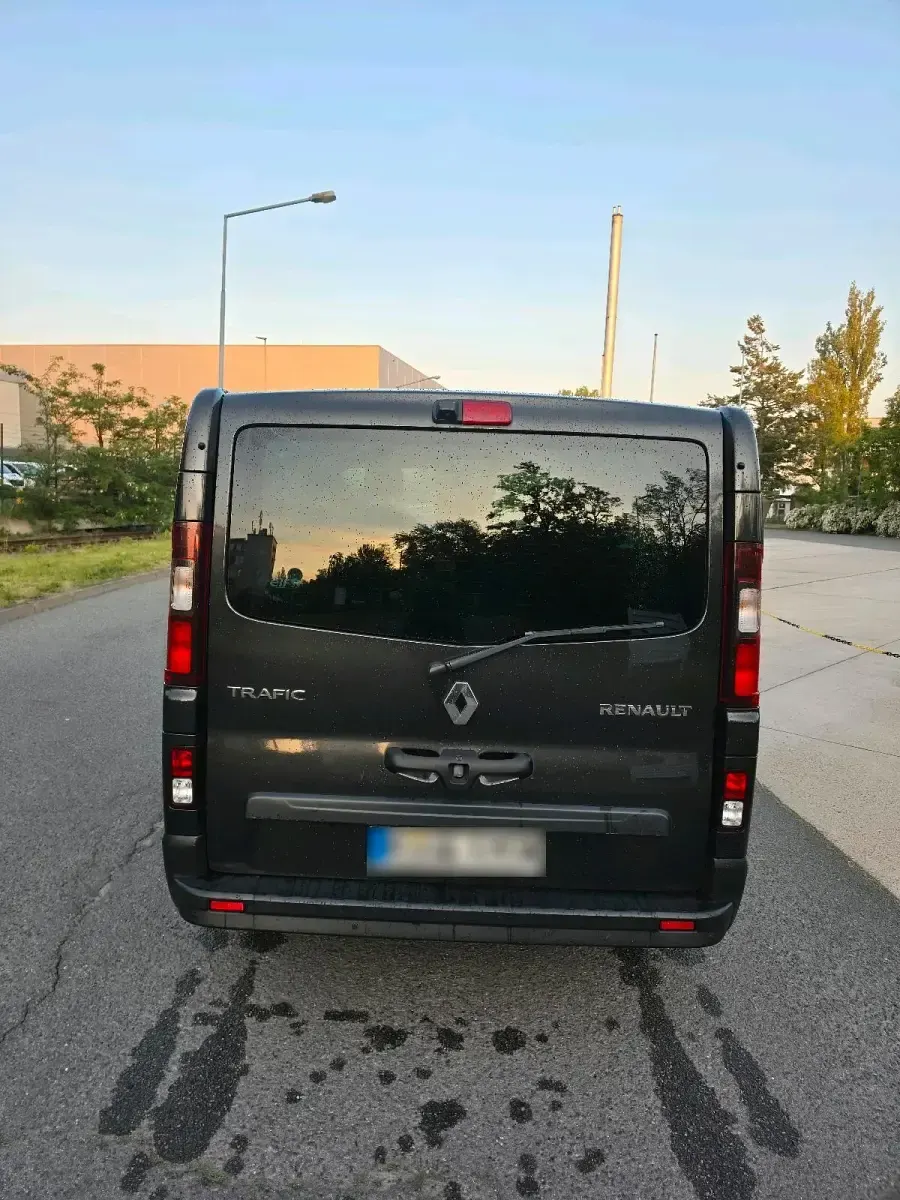 Gebraucht Renault Trafic 125 PS (91 kW) 2016 Schwarz Van / Kleinbus