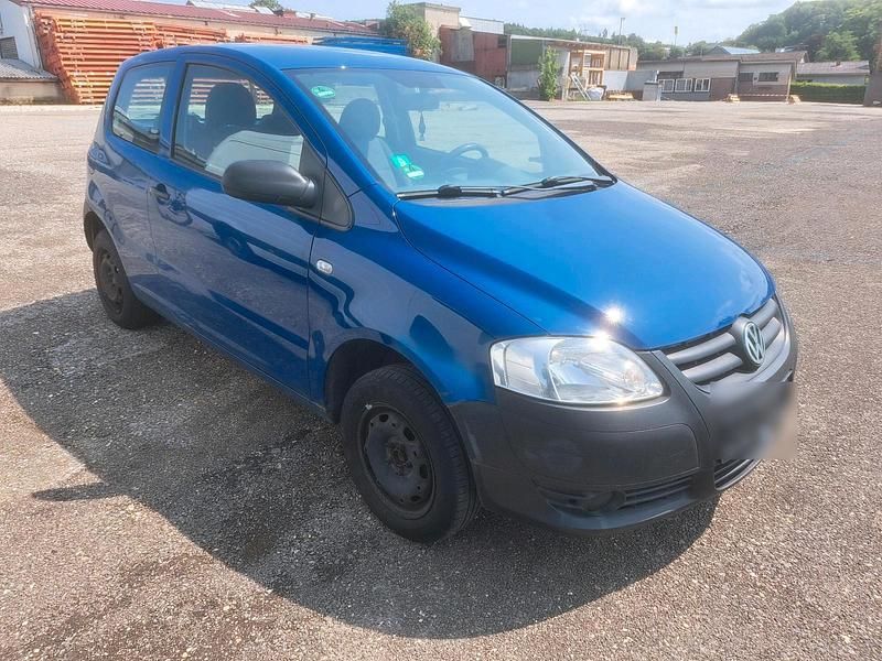 Blau Gebraucht 2006 VW Fox Kleinwagen | 599 € (Superpreis) - Bild 1/4