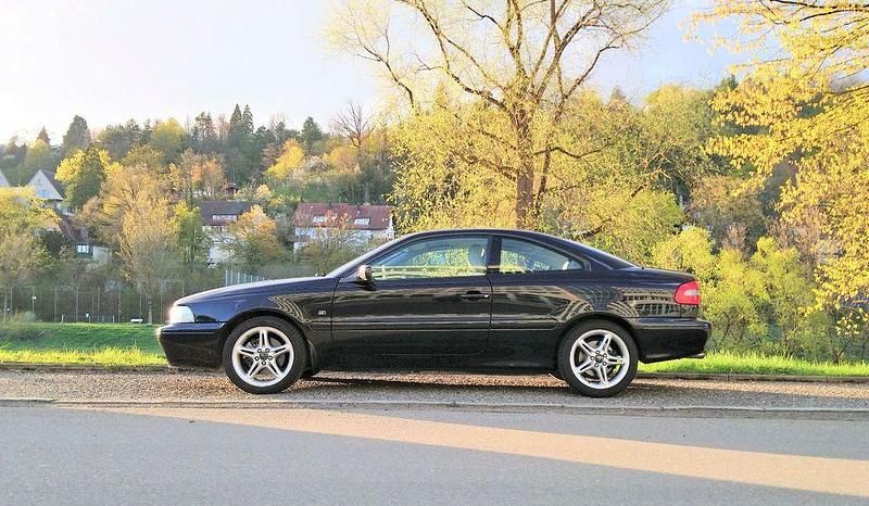 Schwarz Gebraucht 2002 Volvo C70 Coupé | 8.200 € (Fairer Preis) - Bild 1/4