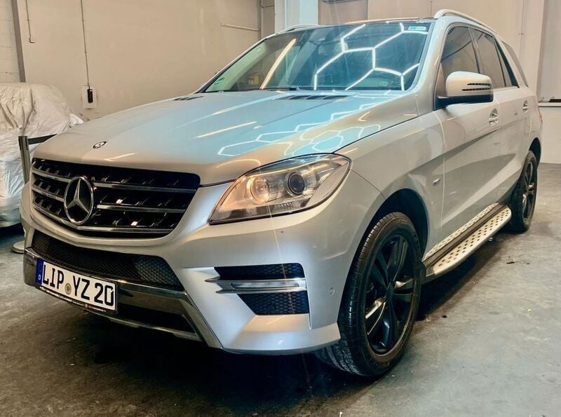 Silber Gebraucht 2013 Mercedes ML350 AMG SUV | 19.299 € (Guter Preis) - Bild 1/4