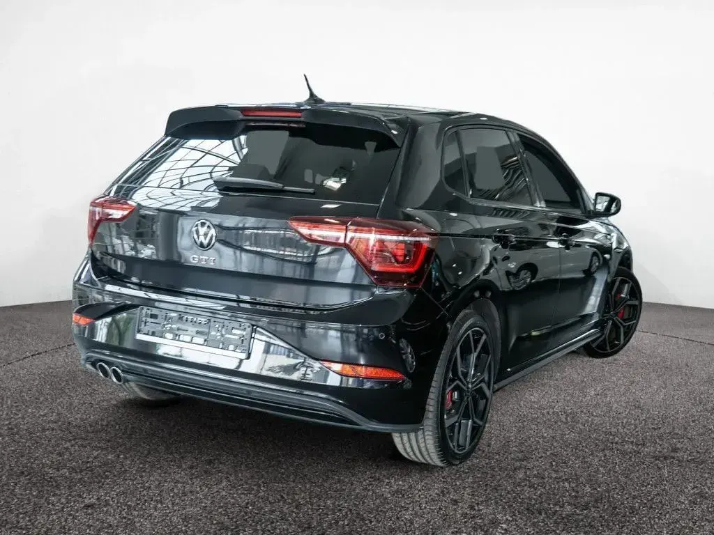 Gebraucht VW Polo Select 207 PS (152 kW) 2022 Deep black perleffekt Kleinwagen