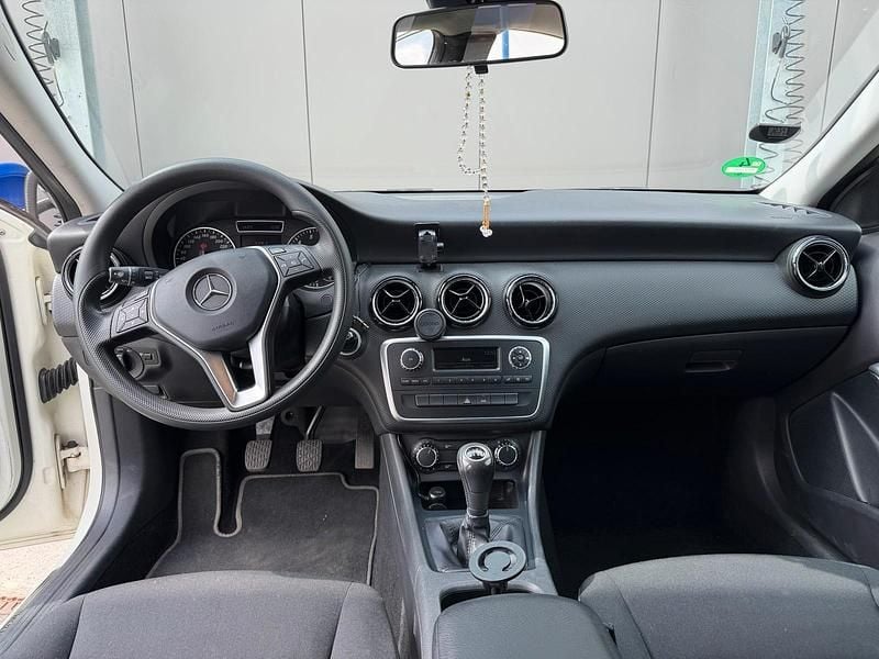 Gebraucht Mercedes A180 122 PS (89 kW) 2014 Weiß Limousine
