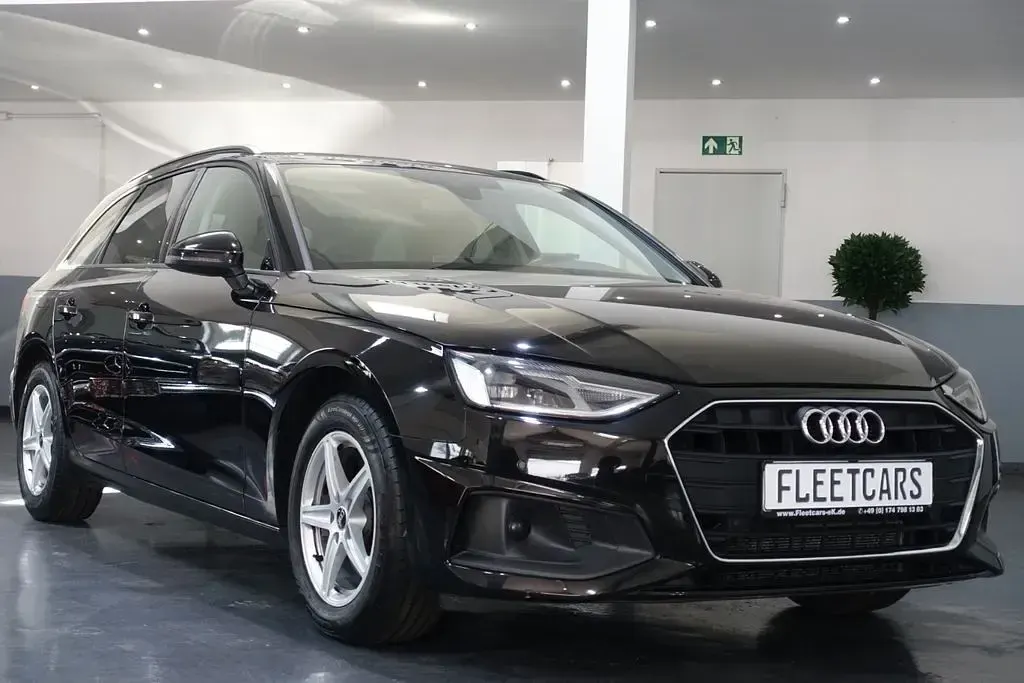 Gebraucht Audi A4 163 PS (119 kW) 2023 Schwarz Kombi