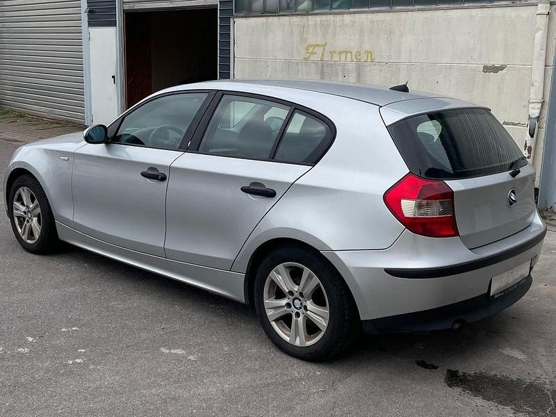 Gebraucht BMW 116 Sport Line 116 PS (85 kW) 2007 Silber Kleinwagen