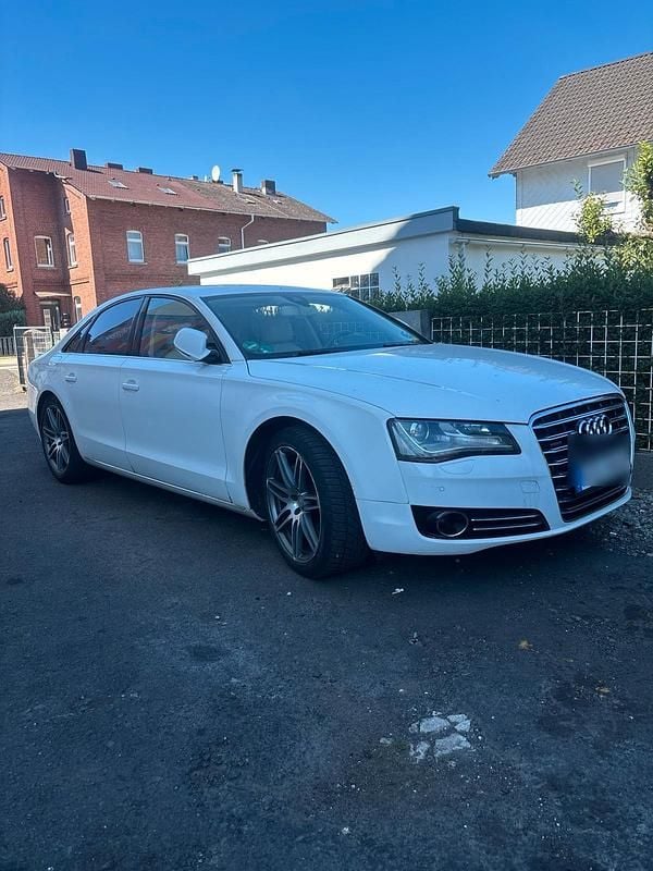 Weiß Gebraucht 2012 Audi A8 Limousine | 10.999 € (Superpreis) - Bild 1/4