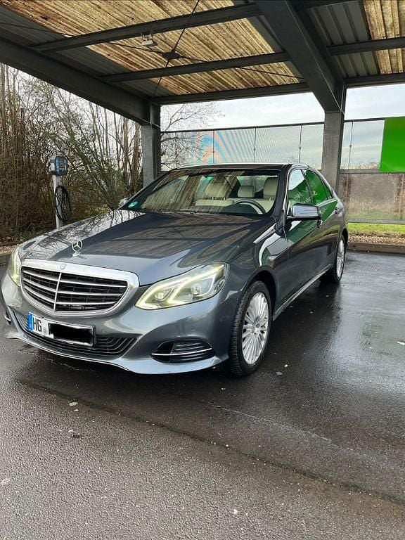 Grau Gebraucht 2014 Mercedes E400 Limousine | 15.000 € (Guter Preis) - Bild 1/4