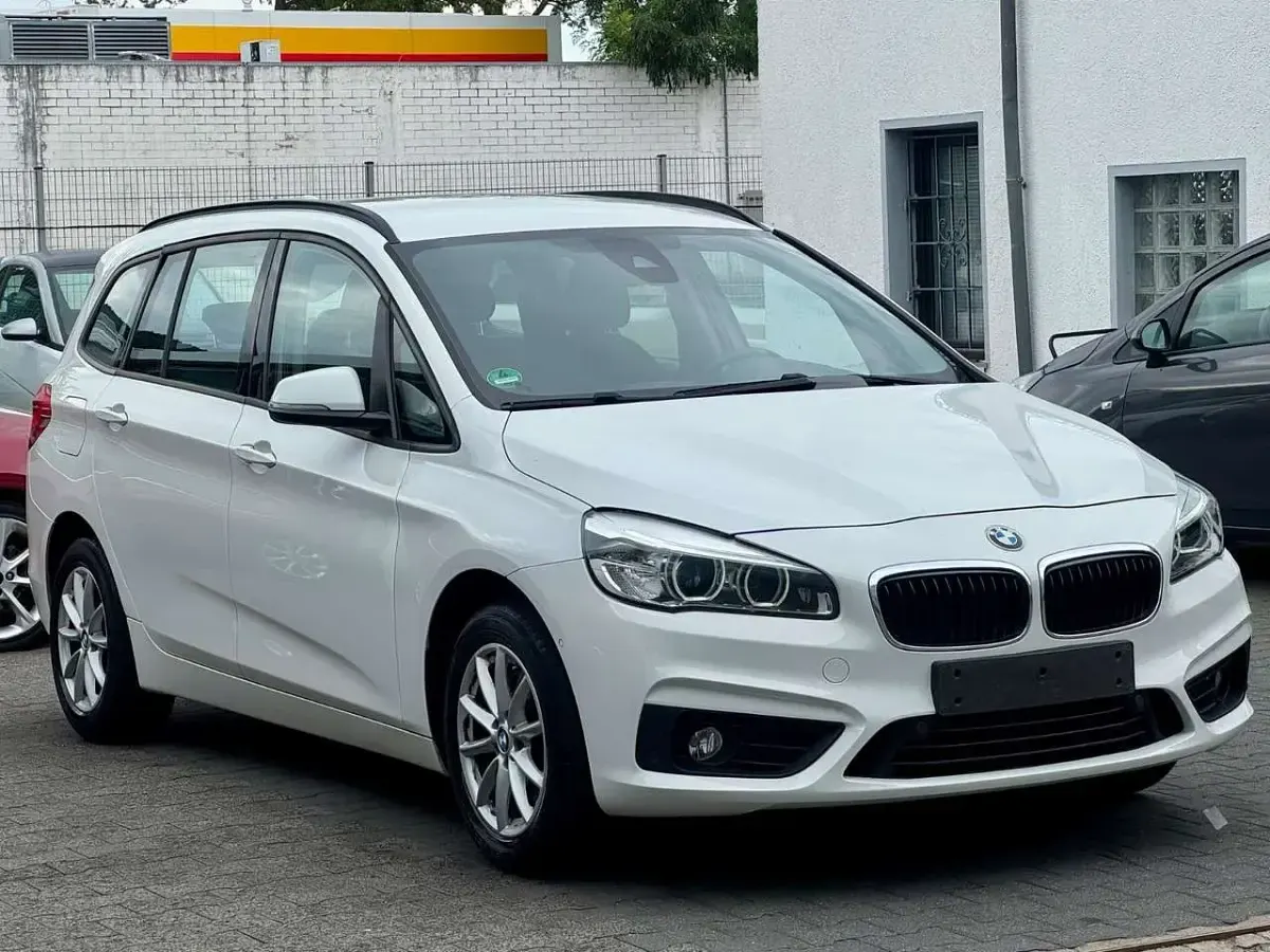 Gebraucht BMW 218 Advantage 150 PS (110 kW) 2015 Alpinweiss iii Kombi
