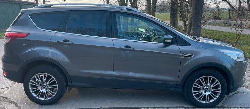 Gebraucht Ford Kuga 140 PS (102 kW) 2014 Grau SUV