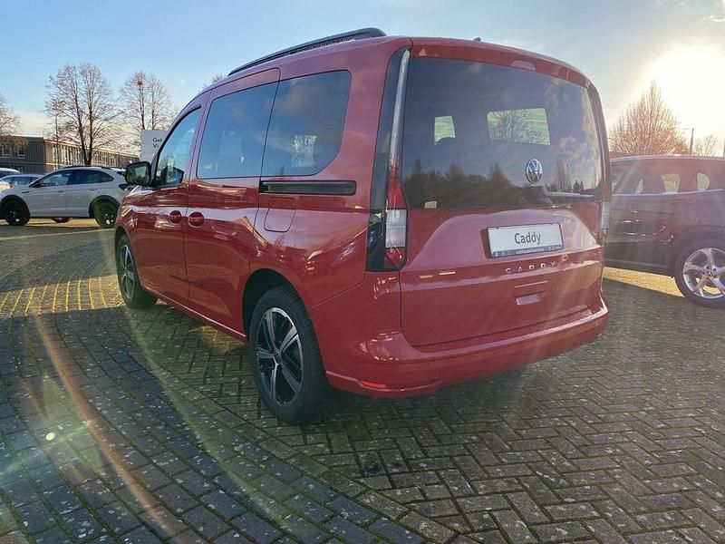 Neu VW Caddy Life 116 PS (85 kW) 2025 Rot Van / Kleinbus
