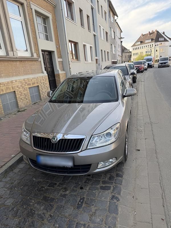 Gebraucht Skoda Octavia 101 PS (74 kW) 2009 Silber Limousine