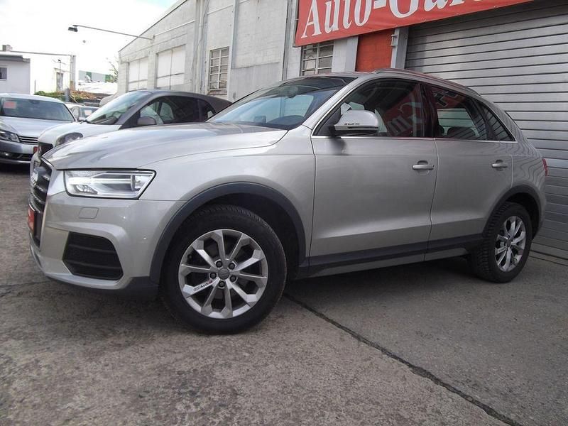 Silber Gebraucht 2015 Audi Q3 Design SUV | 17.990 € (Guter Preis) - Bild 1/4