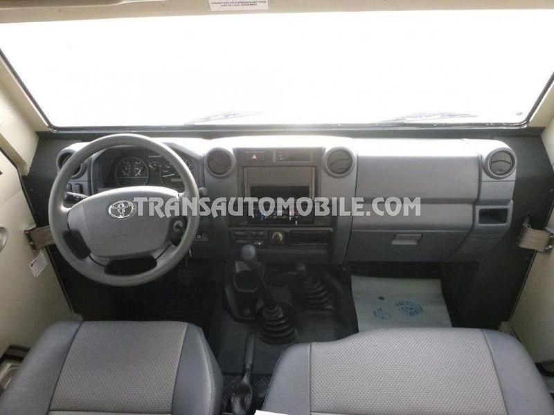 Gebraucht Toyota Land Cruiser 132 PS (97 kW) 2024 Weiß SUV