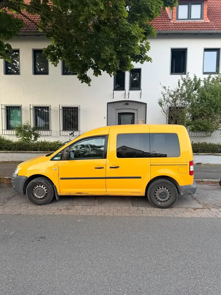 Usado VW Caddy 70 HP (51 kW) 2007 Amarelo Monovolume