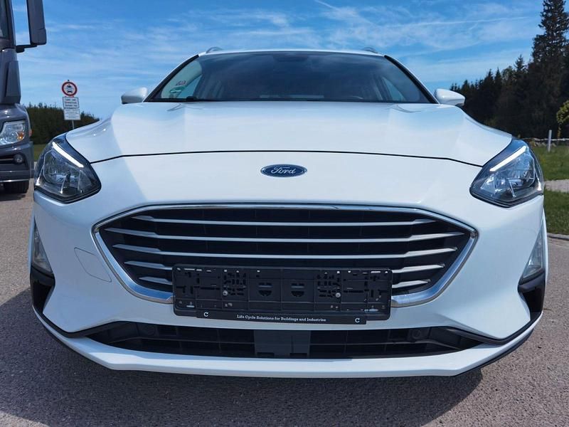 Gebraucht Ford Focus Cool & Connect 120 PS (88 kW) 2020 Weiß Kombi