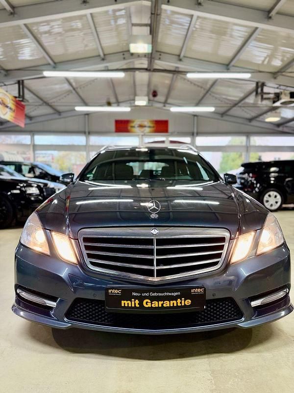 Gebraucht Mercedes E200 Avantgarde 136 PS (100 kW) 2013 Grau Kombi