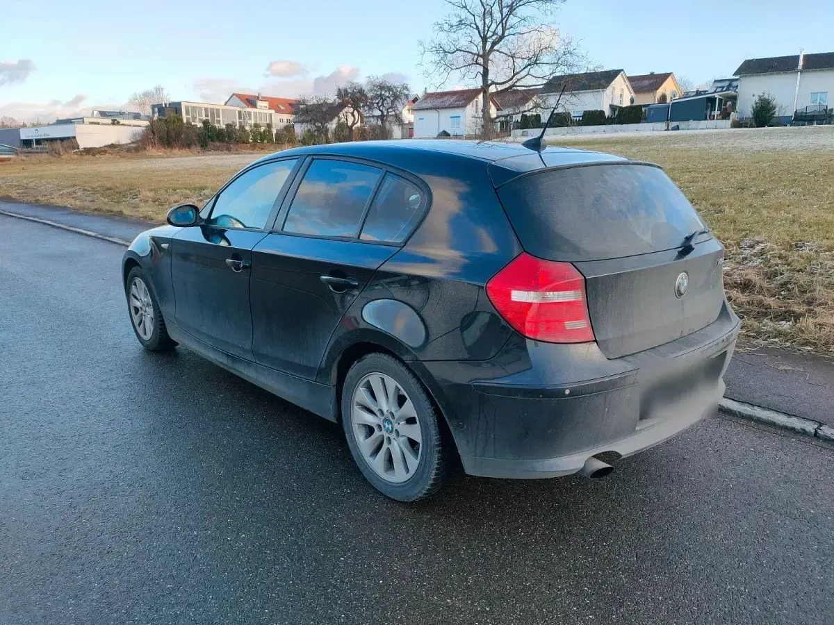 Second-hand BMW 118 143 CP (105 kW) 2007 Negru Hatchback