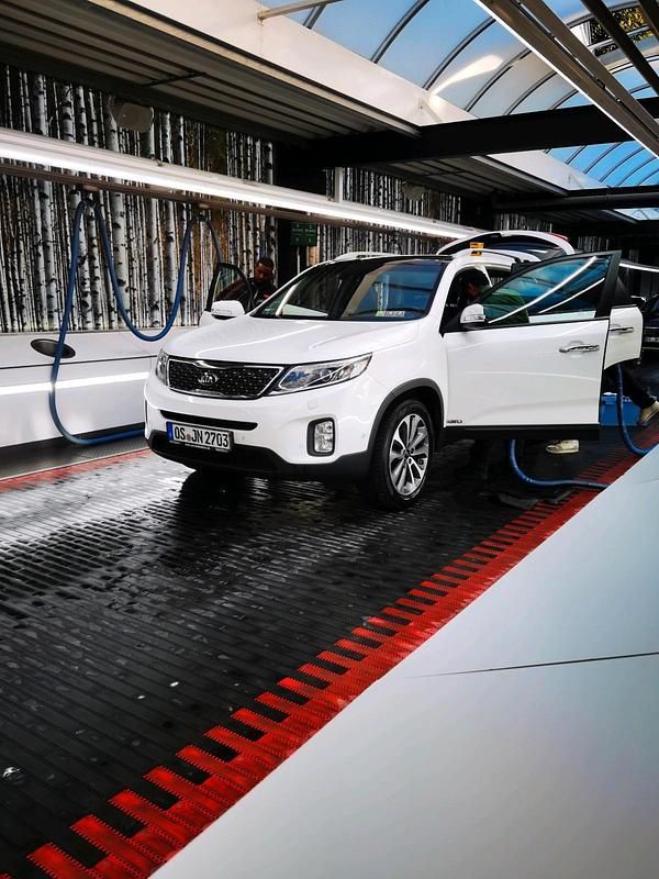 Weiß Gebraucht 2014 Kia Sorento Platinum Edition SUV | 11.000 € (Superpreis) - Bild 1/4