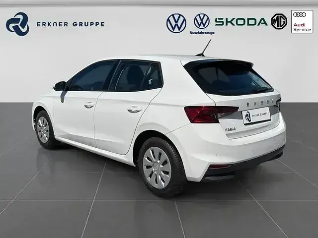 Gebraucht Skoda Fabia Active 80 PS (58 kW) 2023 Candyweiß Kleinwagen
