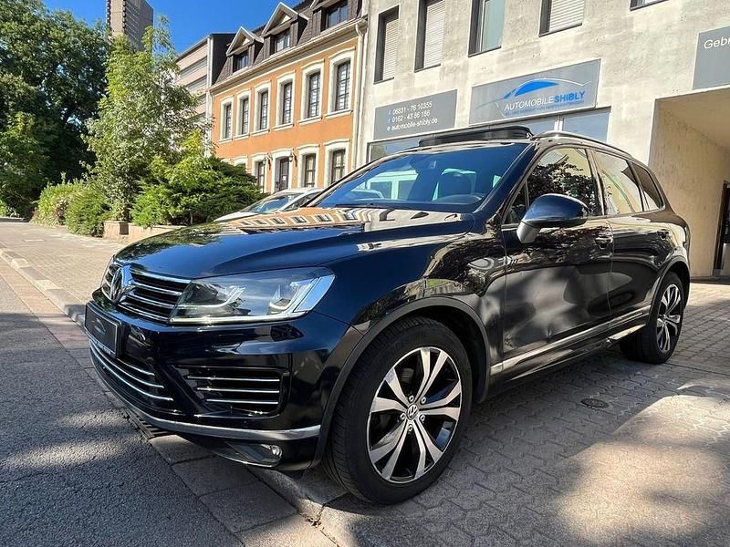 Blau Gebraucht 2015 VW Touareg R-line SUV | 18.880 € (Fairer Preis) - Bild 1/4