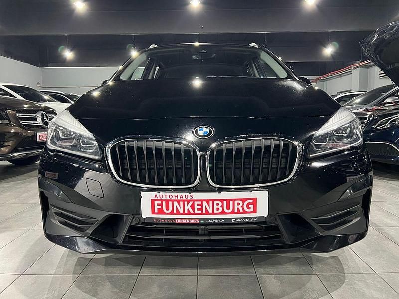 Gebraucht BMW 220 Gran Tourer Advantage 190 PS (139 kW) 2018 Schwarz Van / Kleinbus