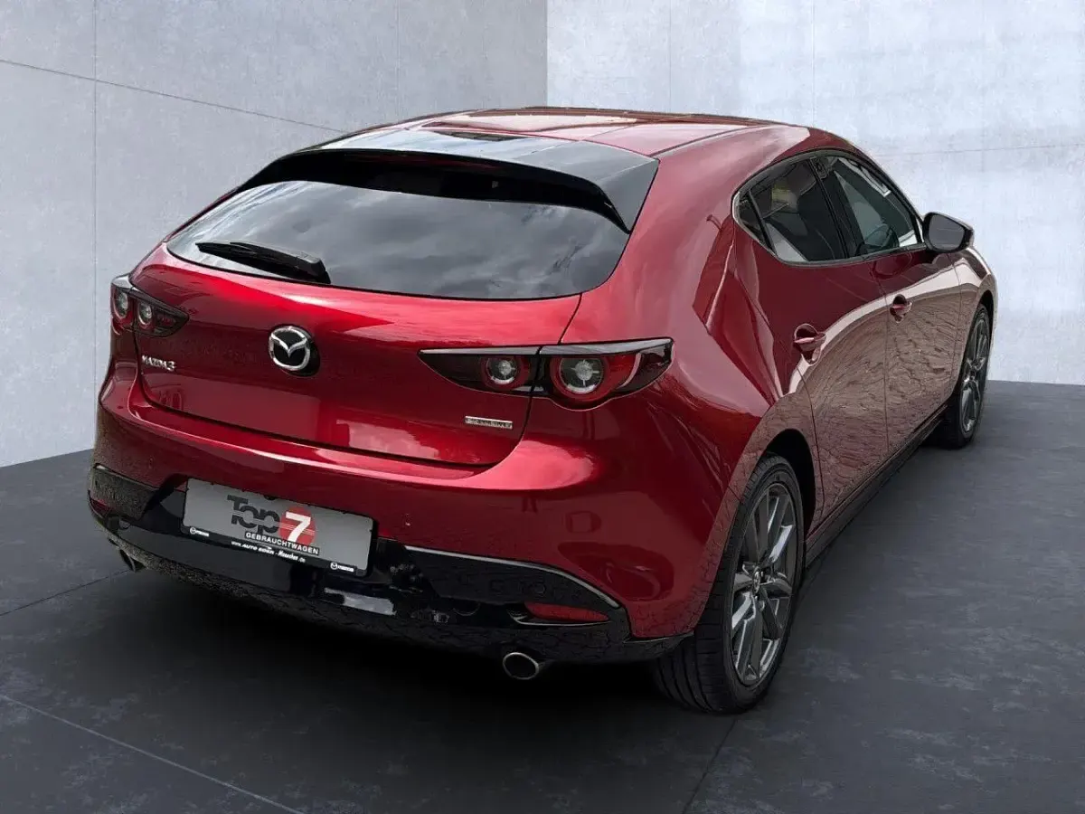 Gebraucht Mazda 3 Exclusive-Line 150 PS (110 kW) 2023 Rot Limousine