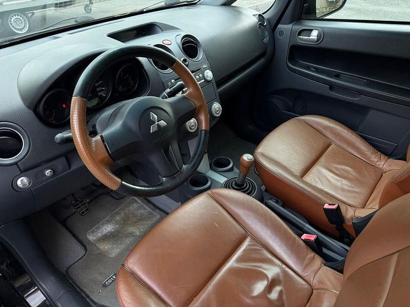 Gebraucht Mitsubishi Colt Invite 109 PS (80 kW) 2006 Schwarz Cabrio