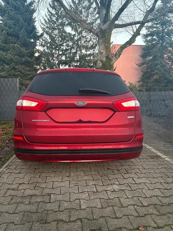 Gebraucht Ford Mondeo 160 PS (117 kW) 2015 Rot Kombi