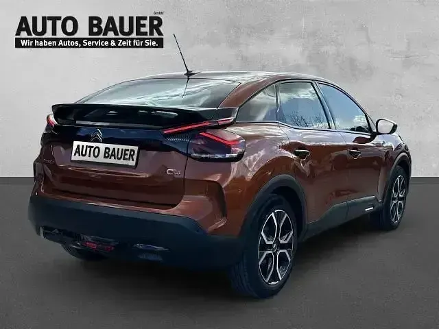 Używany Citroën e-C4 Feel 100 kW (136 KM) 2021 Pomarańczowy Sedan/Limuzyna