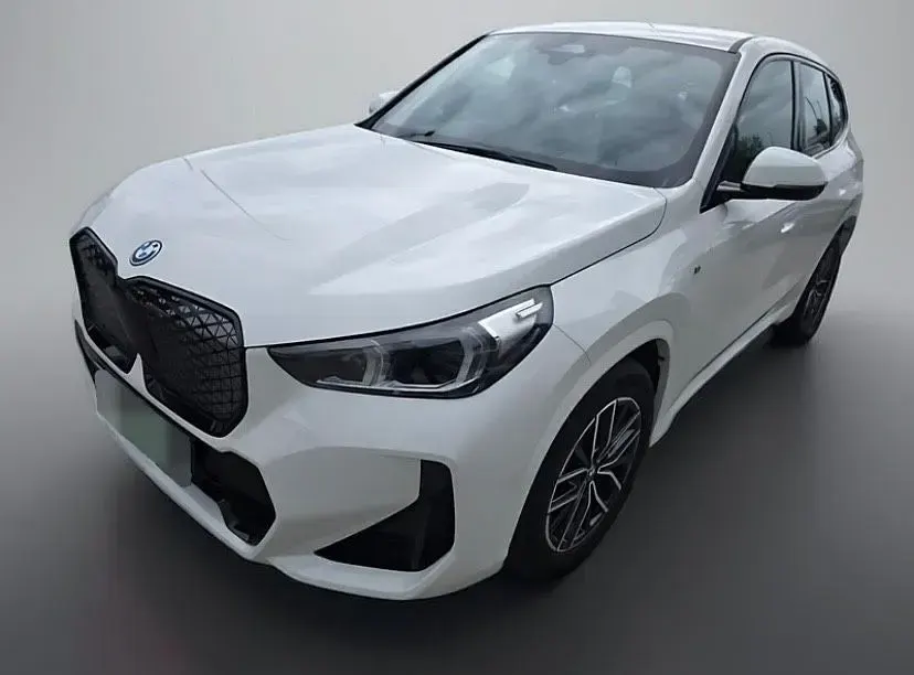 Gebraucht BMW iX1 Shadowline 230 kW (313 PS) 2024 Weiß SUV